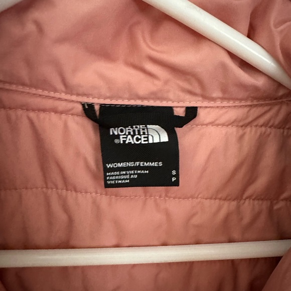 New no tags. Rose colored women’s north face jacket waterproof size small - Picture 4 of 6